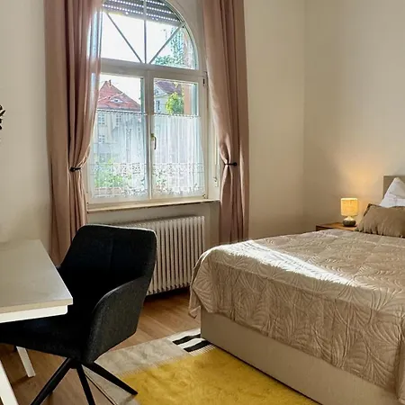 Dashy - Kleines Im Schoenen Erfurter Sueden